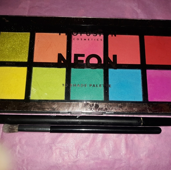 Eye pallette - Picture 1 of 3